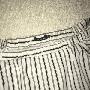doe and rae Tops - Black and white off the shoulder top doe and rae Tops - Black and white off the shoulder top